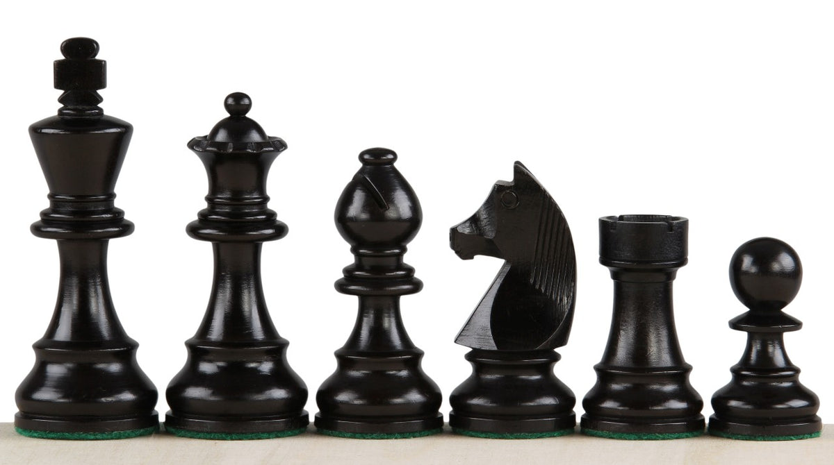 Schwarz ebonisierte Staunton-Figuren in Reihe, Detailansicht