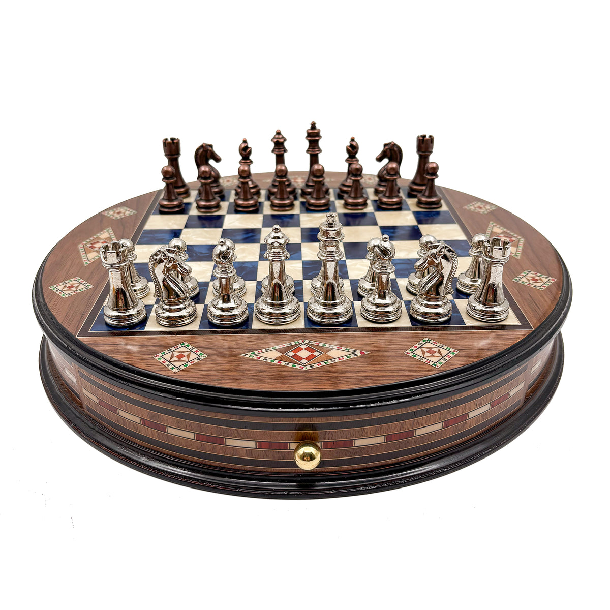 Rundes Mosaik-Schachspiel mit Metallfiguren, handgefertigt – Schachatelier