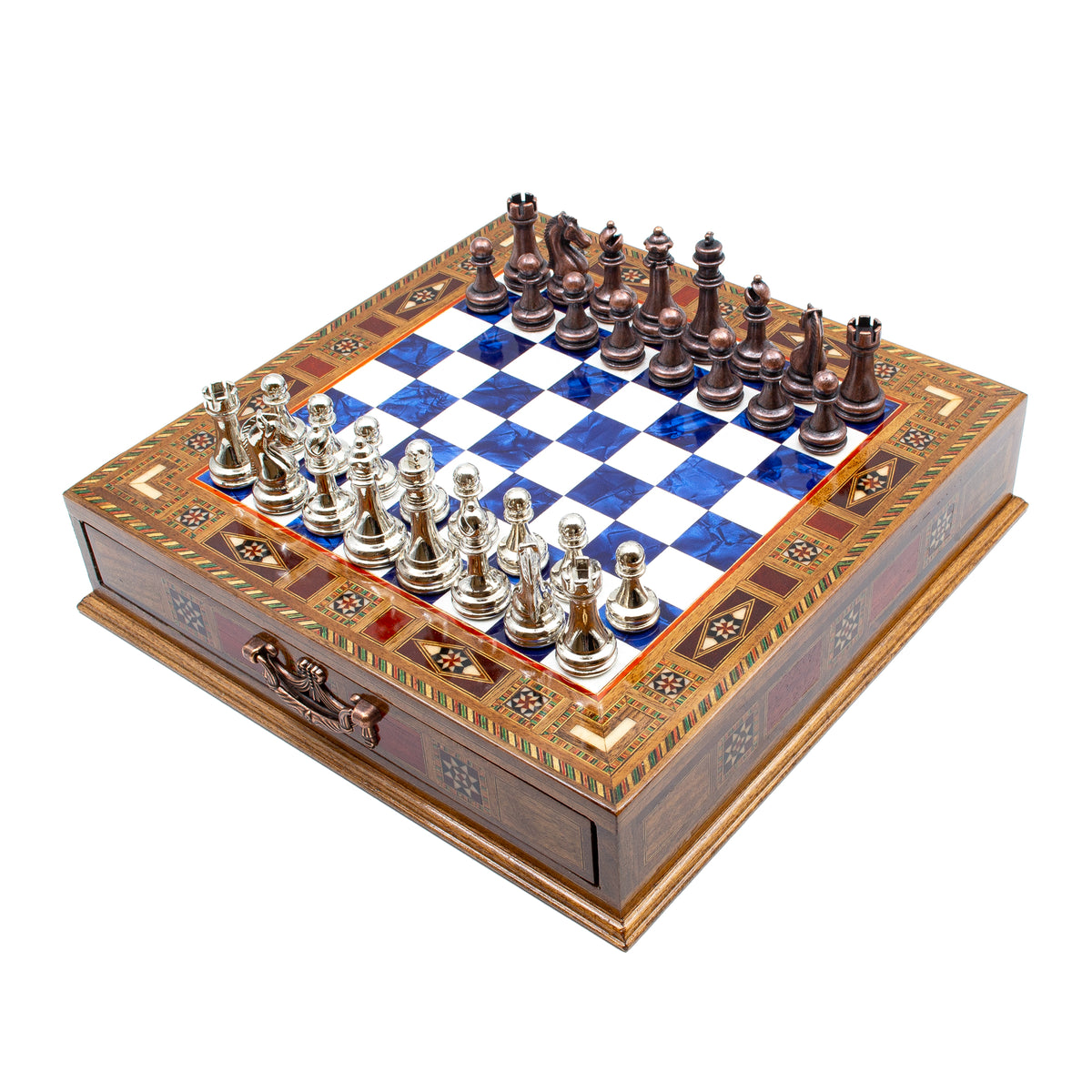 Schachspiel aus Holz mit blauem Brett und Metallfiguren, handgefertigt – Schachatelier