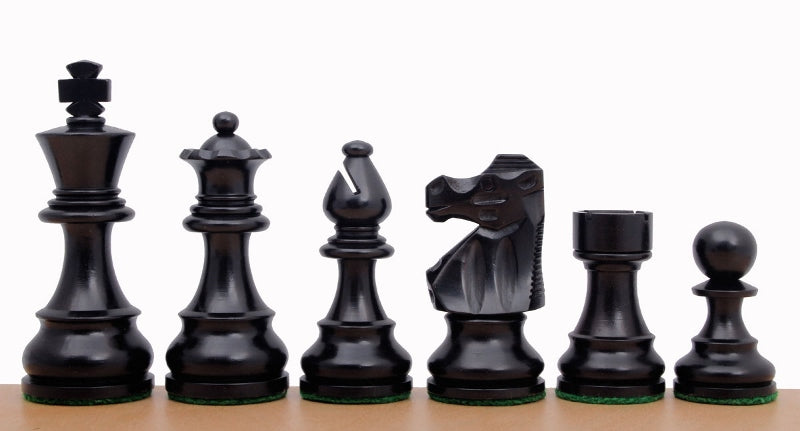 Französische Schachfiguren (Lardy) ebonisiert, König 10,2 cm – Figuren in Reihe