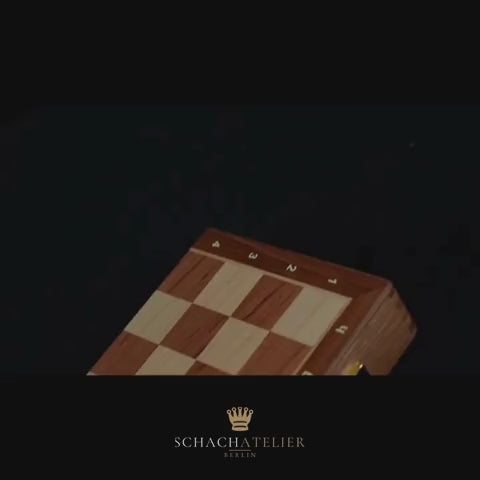 Video: klappbares magnetisches Reiseschach aus Holz – Schachatelier